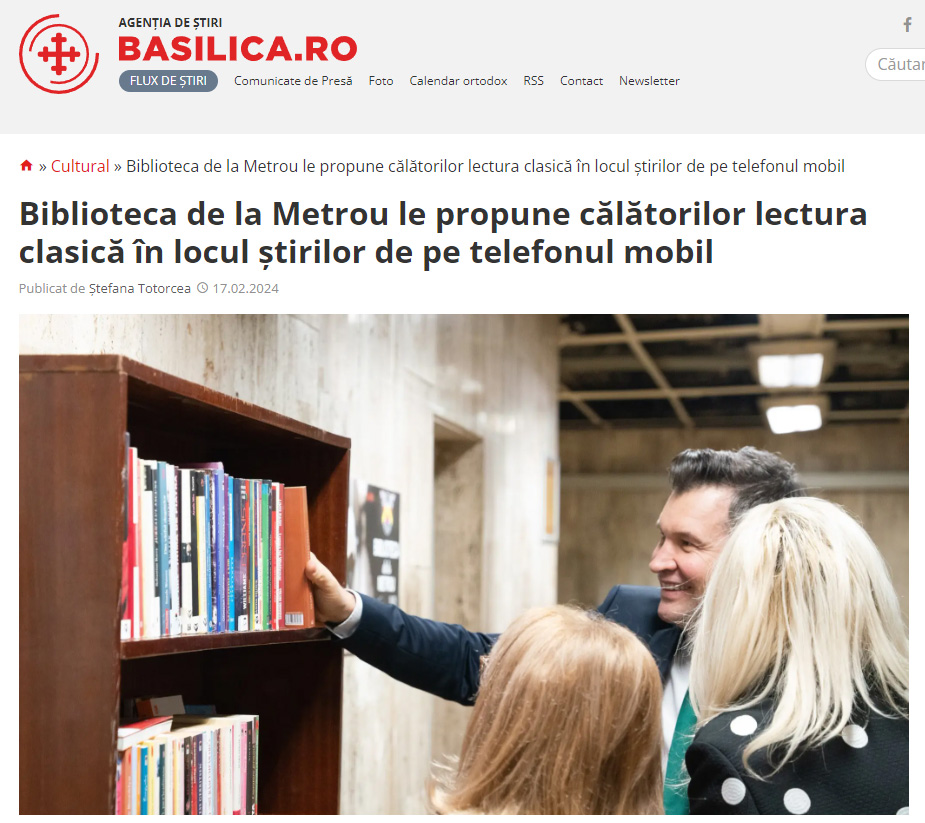 „Библиотеката од метро“ во Букурешт на патниците им нуди класично читање книги, наместо вести од мобилен телефон