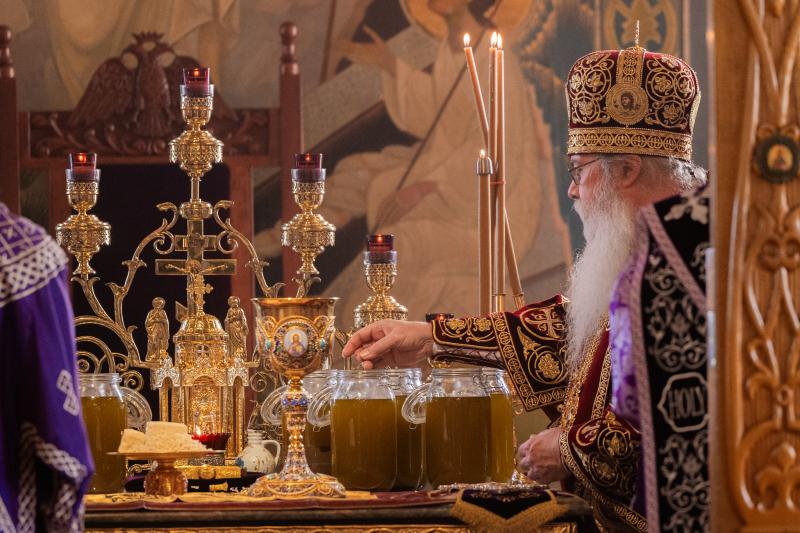 Мироварение во Православната Црква на Америка