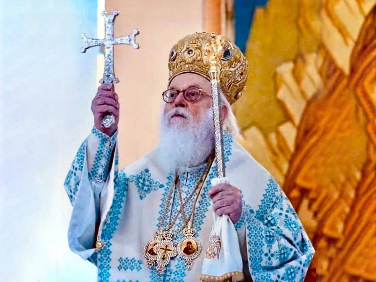 Велигденска порака на Албанскиот Архиепископ Анастасиј