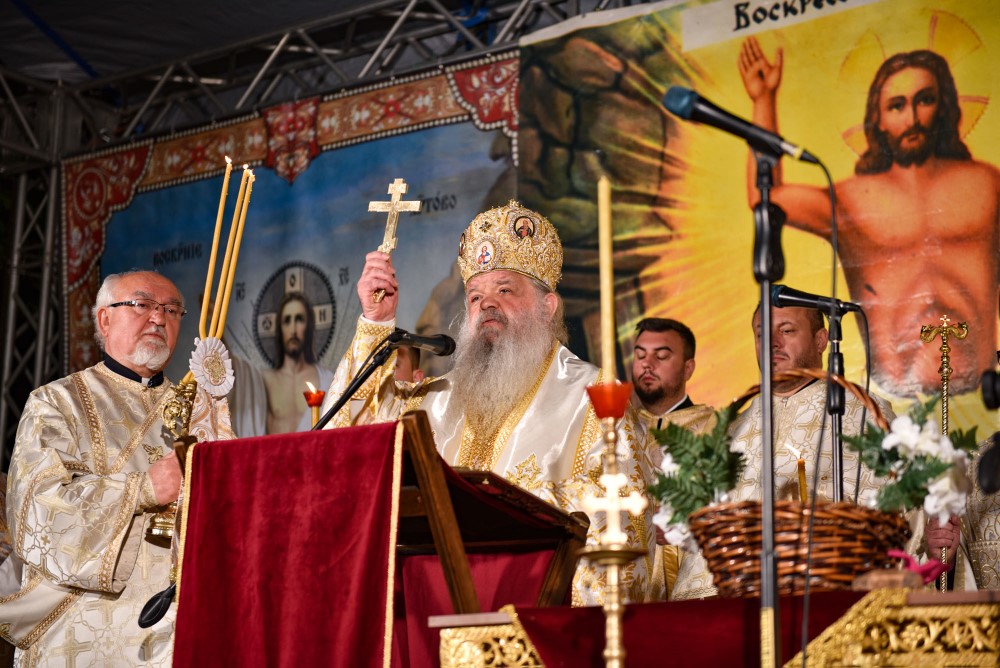 Пасхална богослужба во Соборниот храм Св. Климент Охридски, во Скопје
