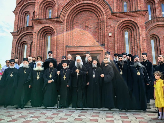 Архијереи од Македонската православна црква на прослава на јубилејот на Митрополитот Игнатиј Браничевски