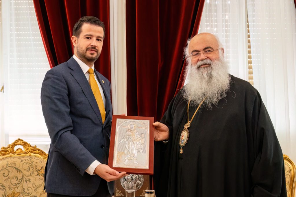 Кипарскиот архиепископ очекува автокефалија на Црквата во Црна Гора